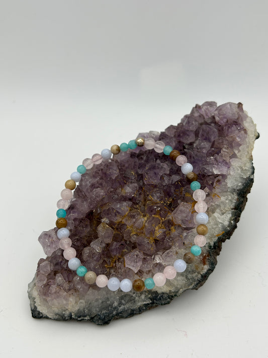 Edelsteinarmband Rosenquarz mit Amazonit, Chalcedon und versteinertem Holz